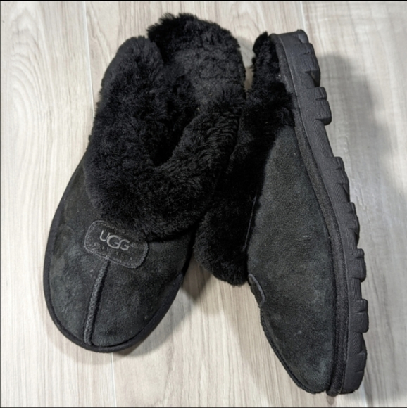 UGG Shoes - 🌟UGG~Coquette~Black Suede Shearling Slippers